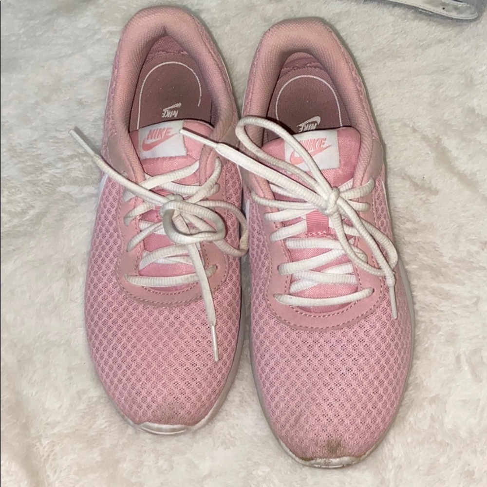 Nike tennis shoes